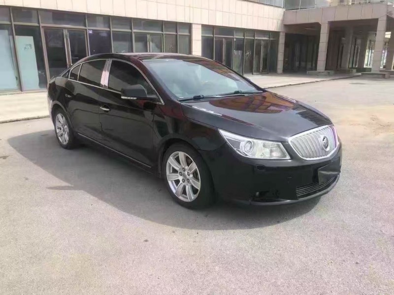 青岛12年别克君越3