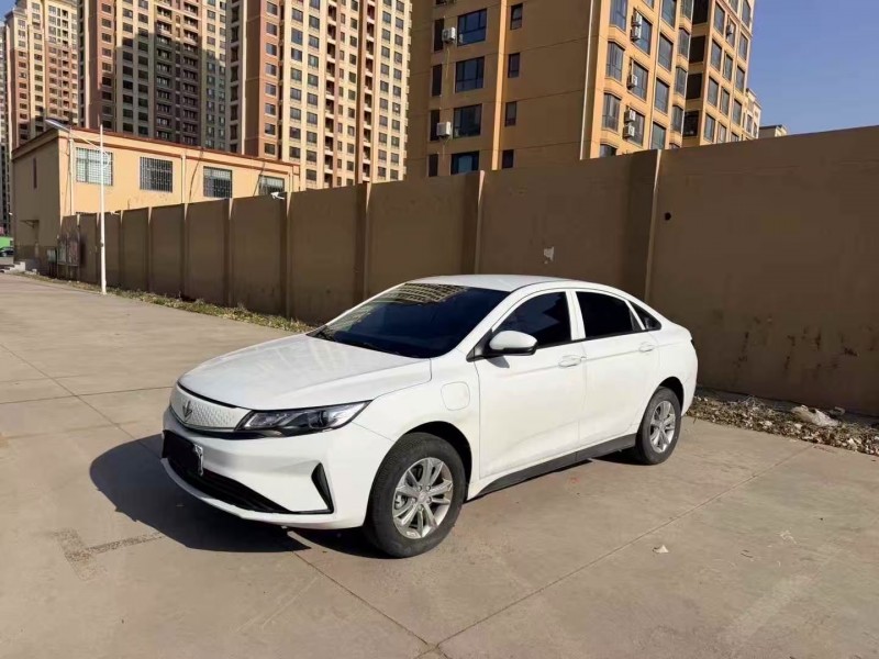 青岛25年吉利枫叶2