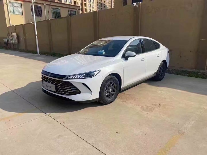 青岛25年比亚迪秦2