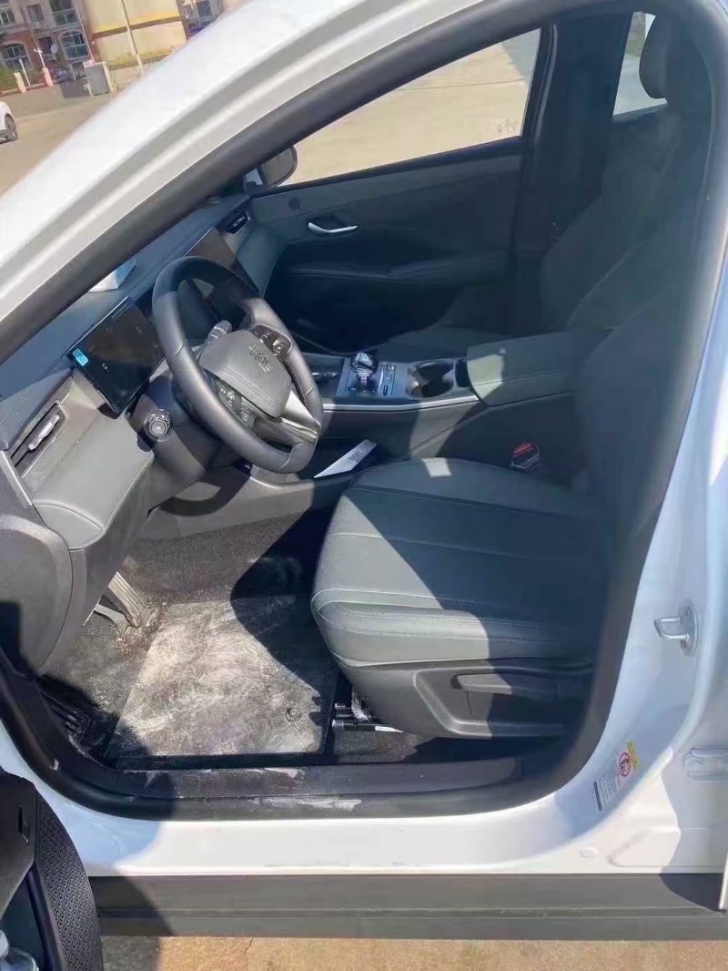 青岛25年比亚迪秦4