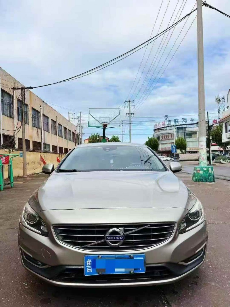 济宁16年沃尔沃S60L1