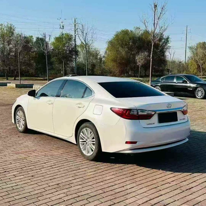 枣庄17年雷克萨斯ES7