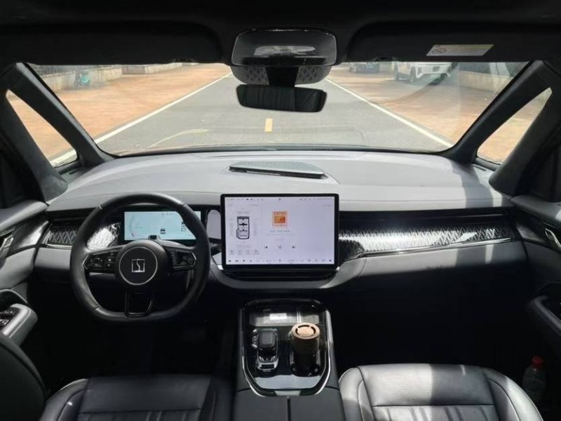 东莞23年极氪汽车0094