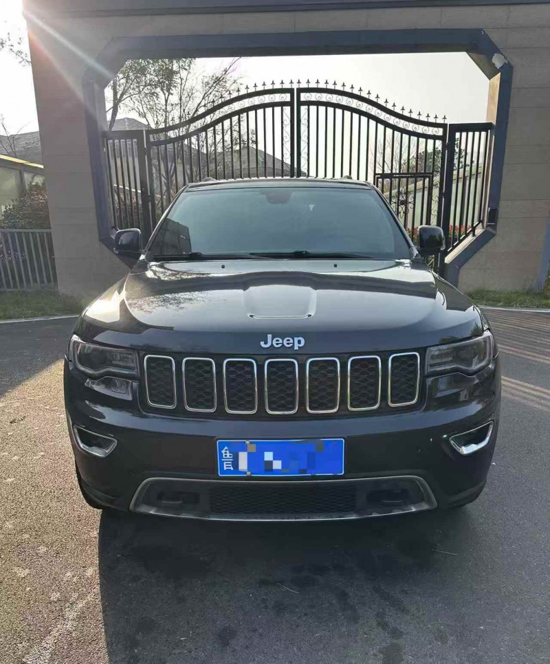 济宁17年Jeep大切诺基1