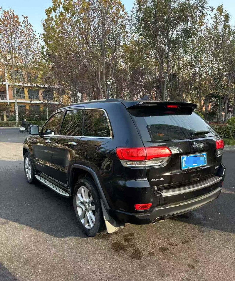 济宁17年Jeep大切诺基7