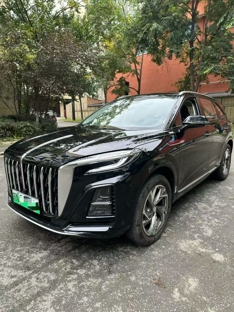 成都25年红旗HS32