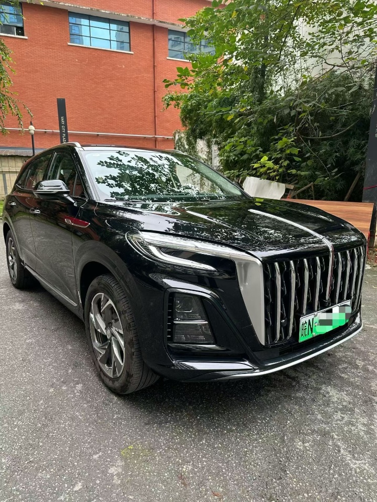 成都25年红旗HS33