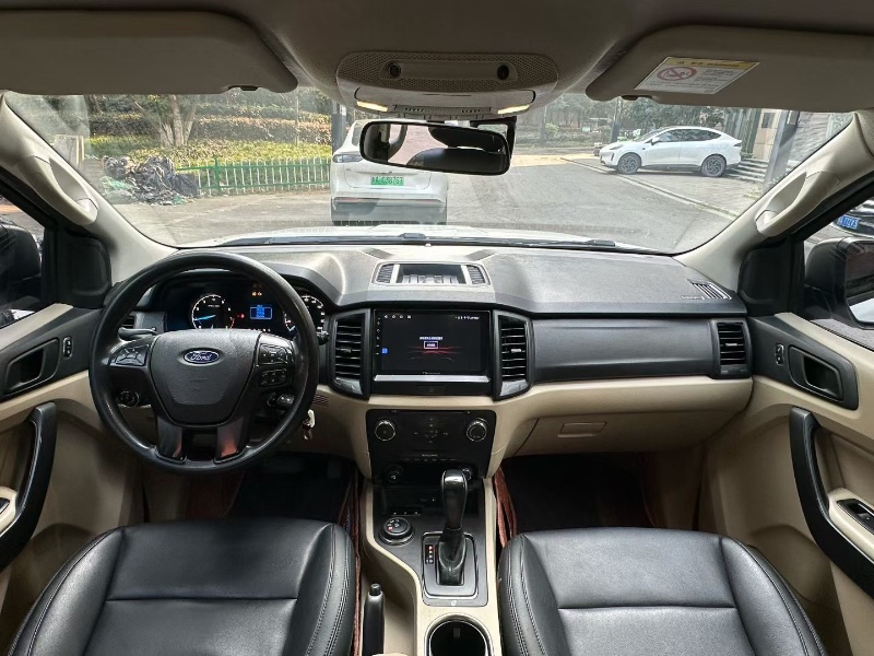 成都18年福特撼路者5