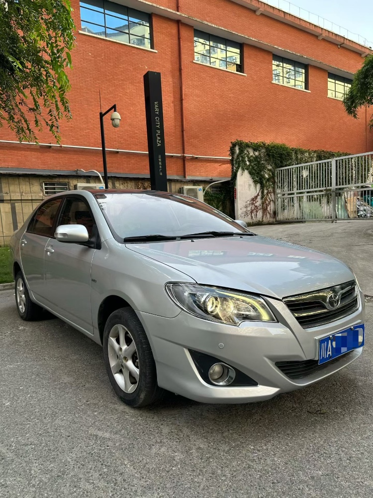 成都13年丰田花冠3