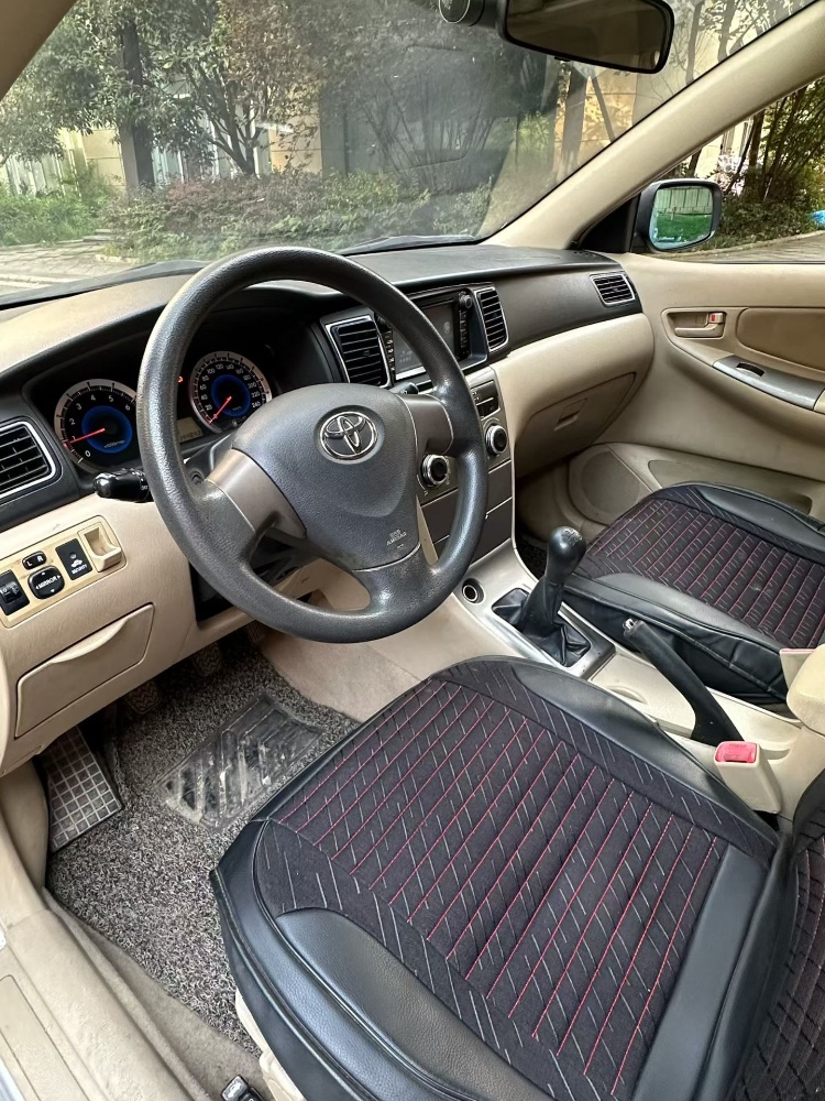 成都13年丰田花冠4