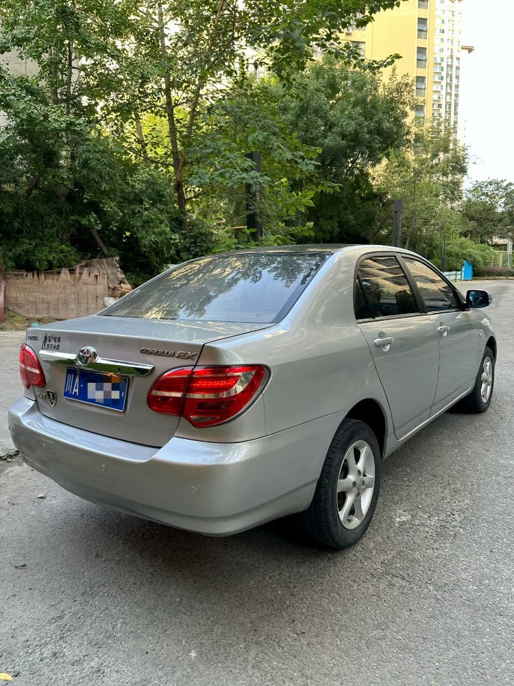 成都13年丰田花冠9