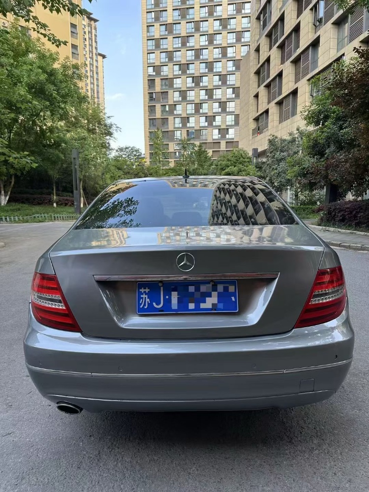 成都13年奔驰C8