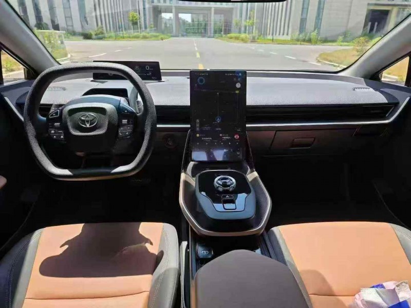 淮安24年丰田BZ3Pro4