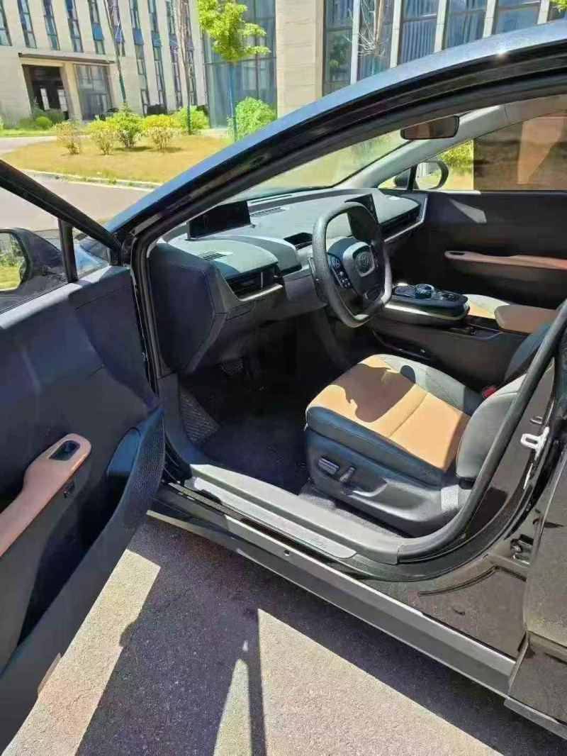 淮安24年丰田BZ3Pro5