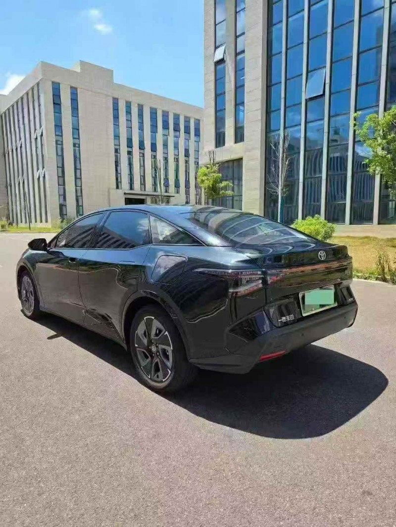 淮安24年丰田BZ3Pro8