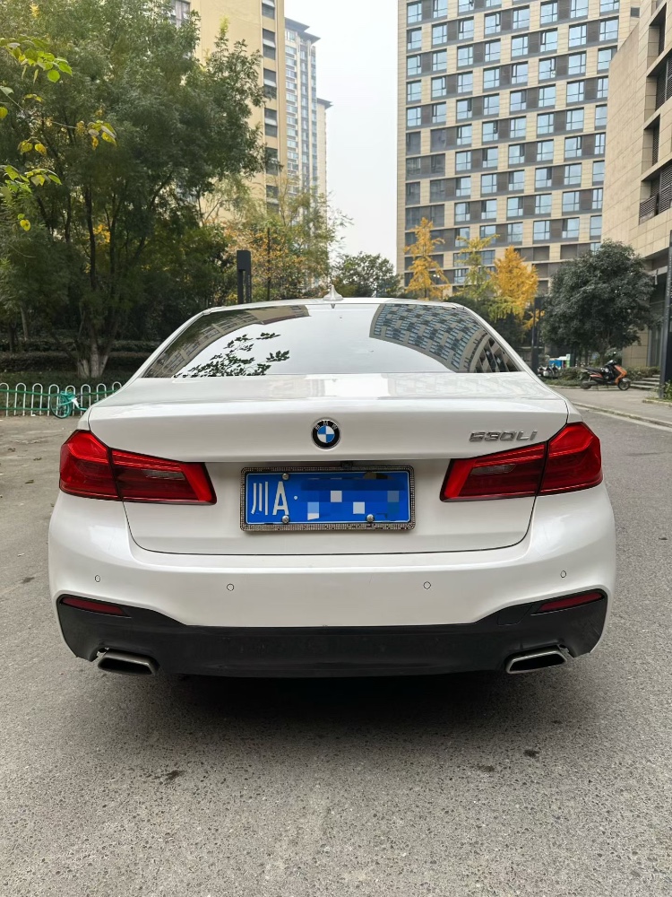 成都18年宝马5系8