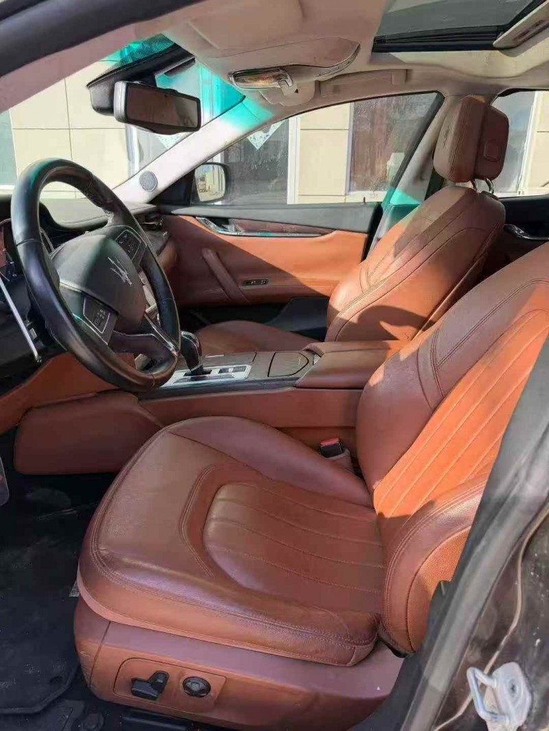 青岛17年玛莎拉蒂总裁5