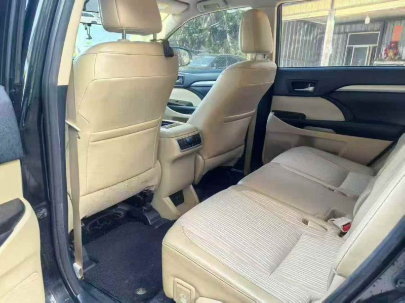 曲靖18年丰田汉兰达3