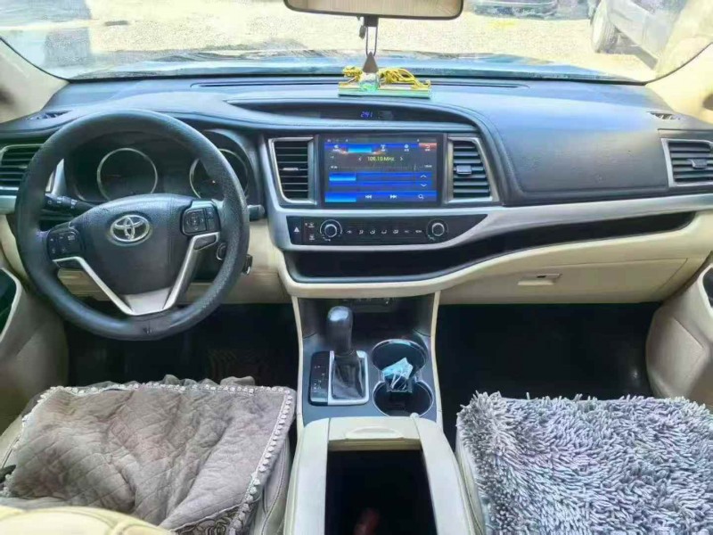 曲靖18年丰田汉兰达4