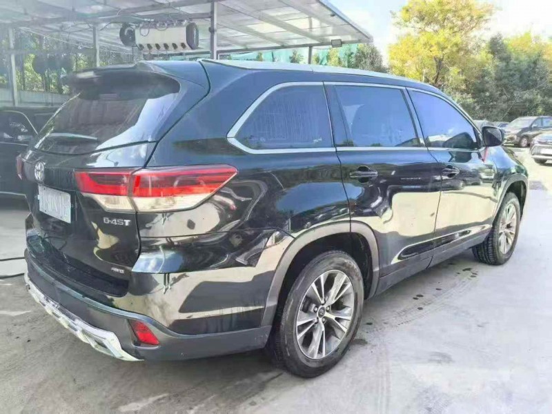 曲靖18年丰田汉兰达7