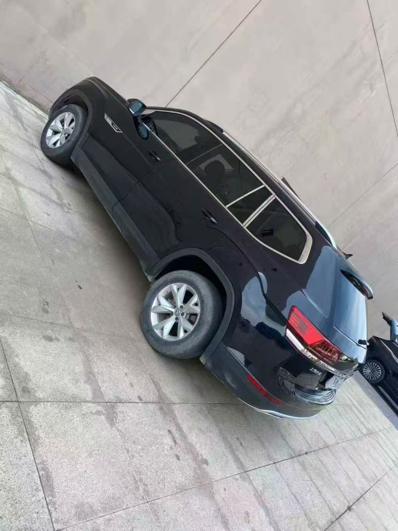 营口19年大众途昂7