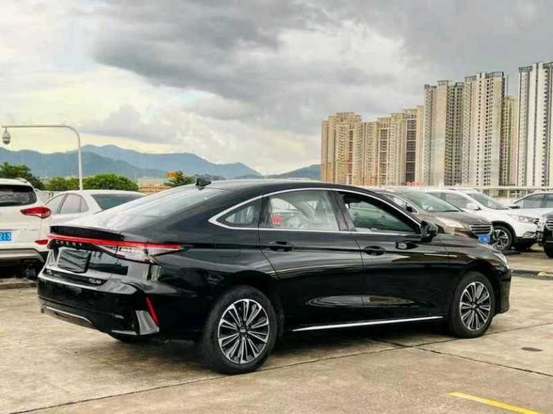 东莞25年奇瑞风云8