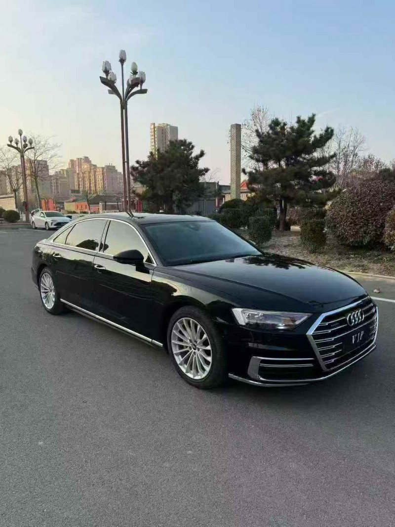 东营21年奥迪A8L3