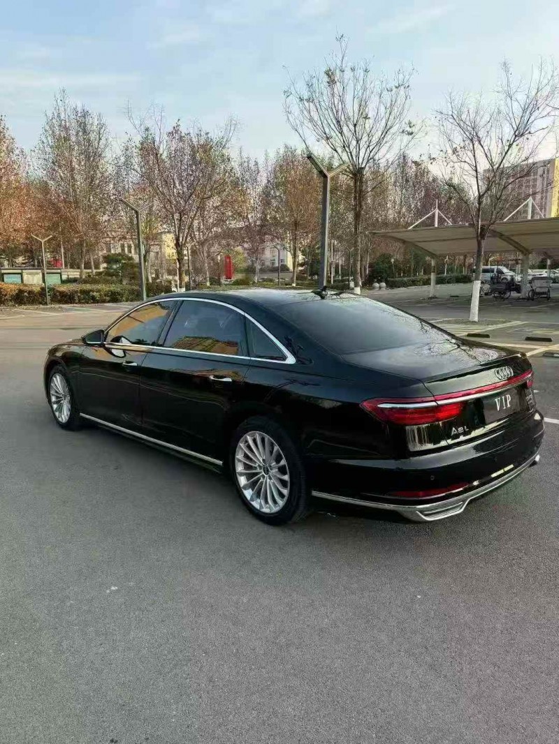 东营21年奥迪A8L8