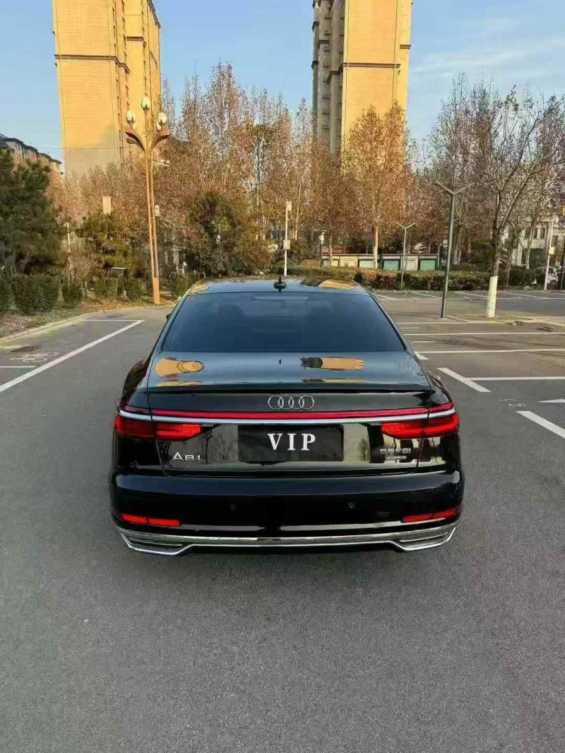 东营21年奥迪A8L9