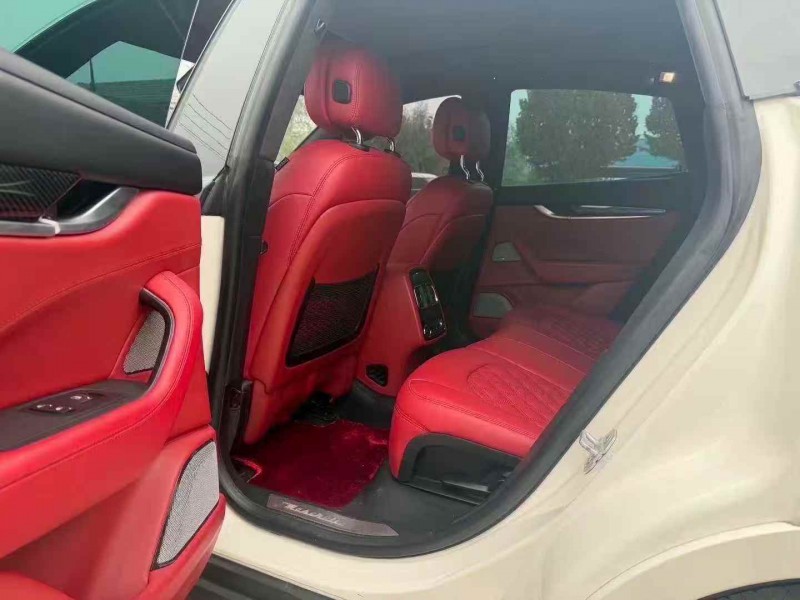 济宁19年玛莎拉蒂Levante6