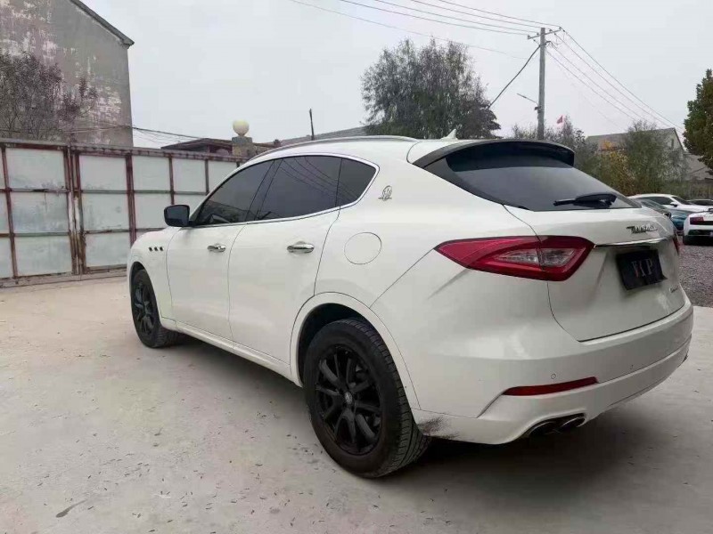 济宁19年玛莎拉蒂Levante7