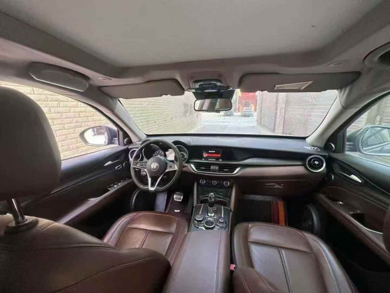 衡阳19年阿尔法·罗密欧Stelvio4