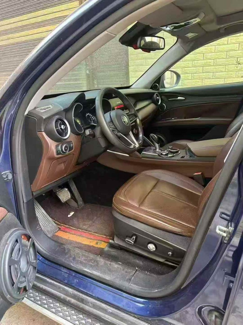 衡阳19年阿尔法·罗密欧Stelvio5