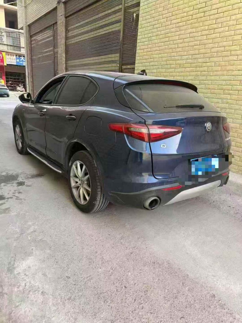 衡阳19年阿尔法·罗密欧Stelvio8