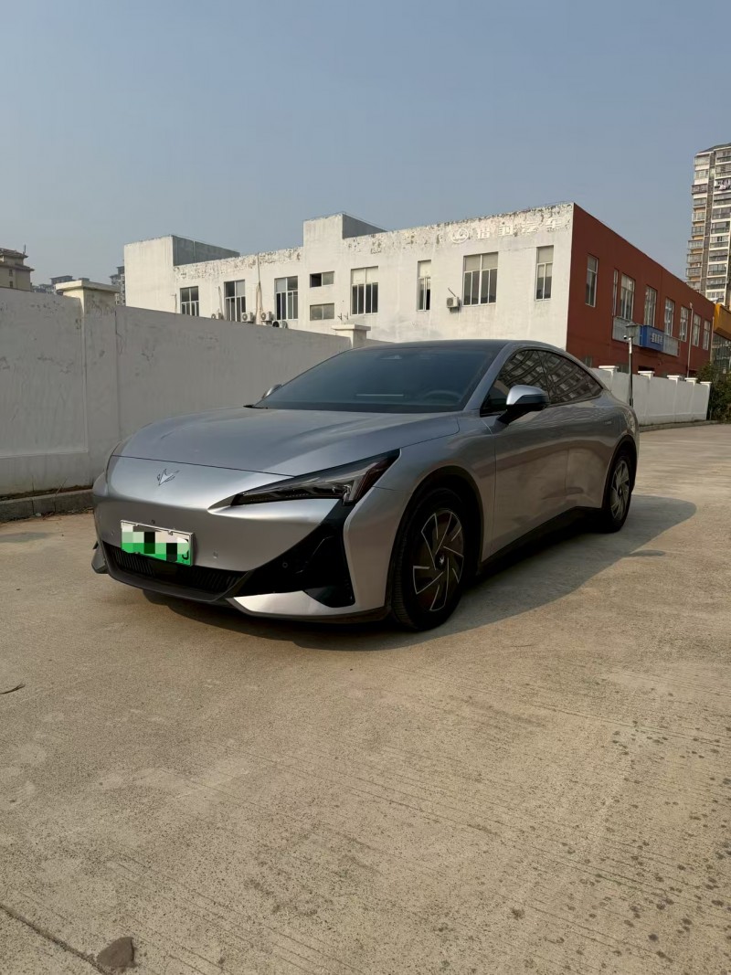 上饶25年极狐汽车阿尔法2