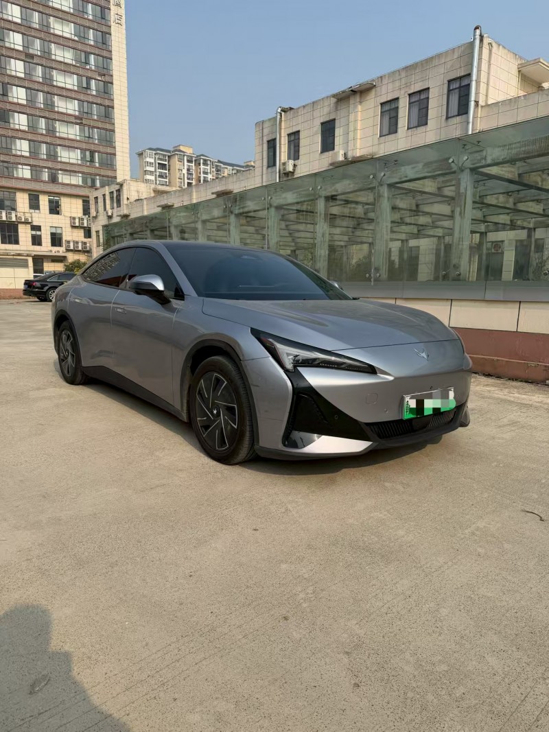 上饶25年极狐汽车阿尔法3