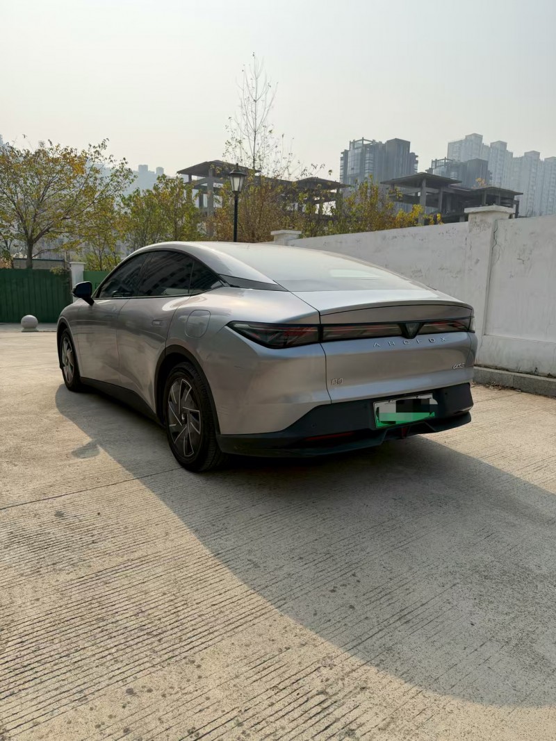 上饶25年极狐汽车阿尔法9