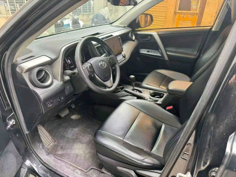 武汉19年丰田RAV4荣放4