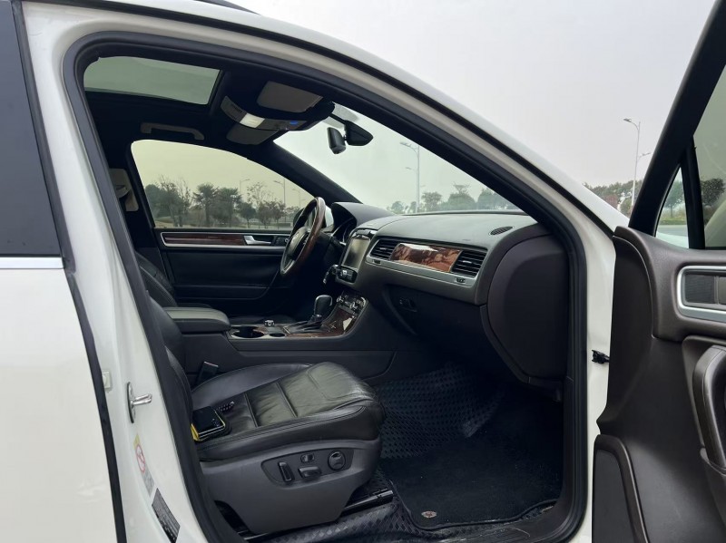 盐城11年大众途锐6