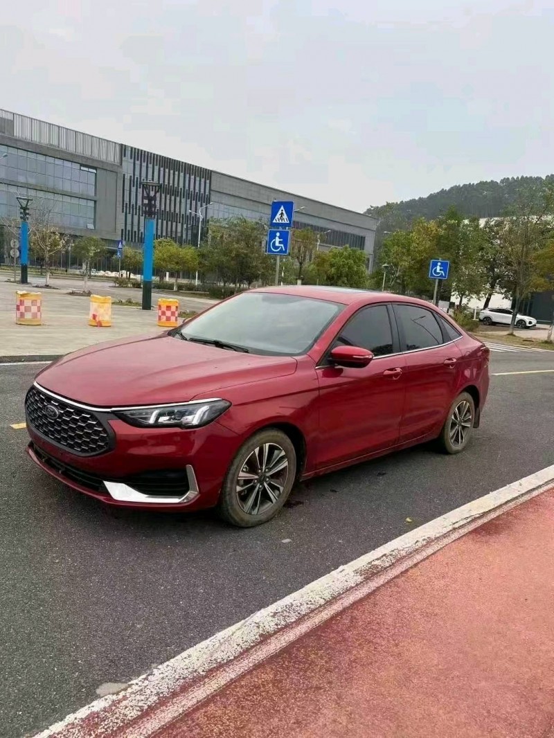 南宁22年福特福睿斯2