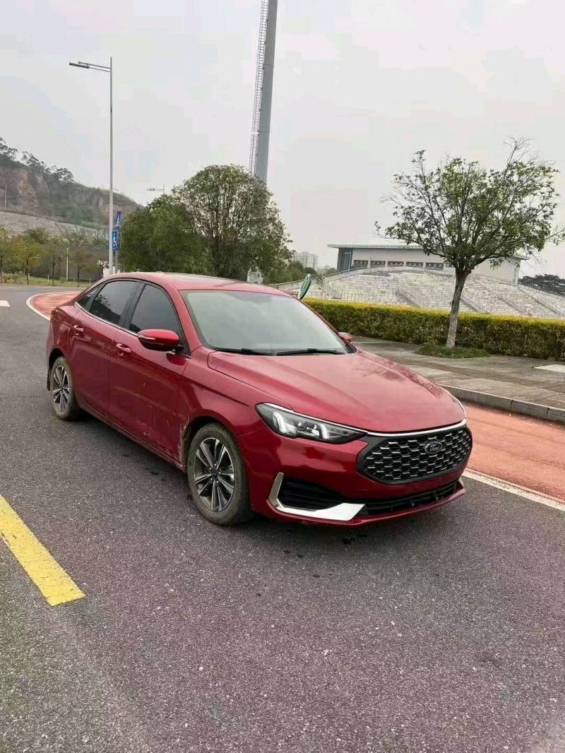 南宁22年福特福睿斯3