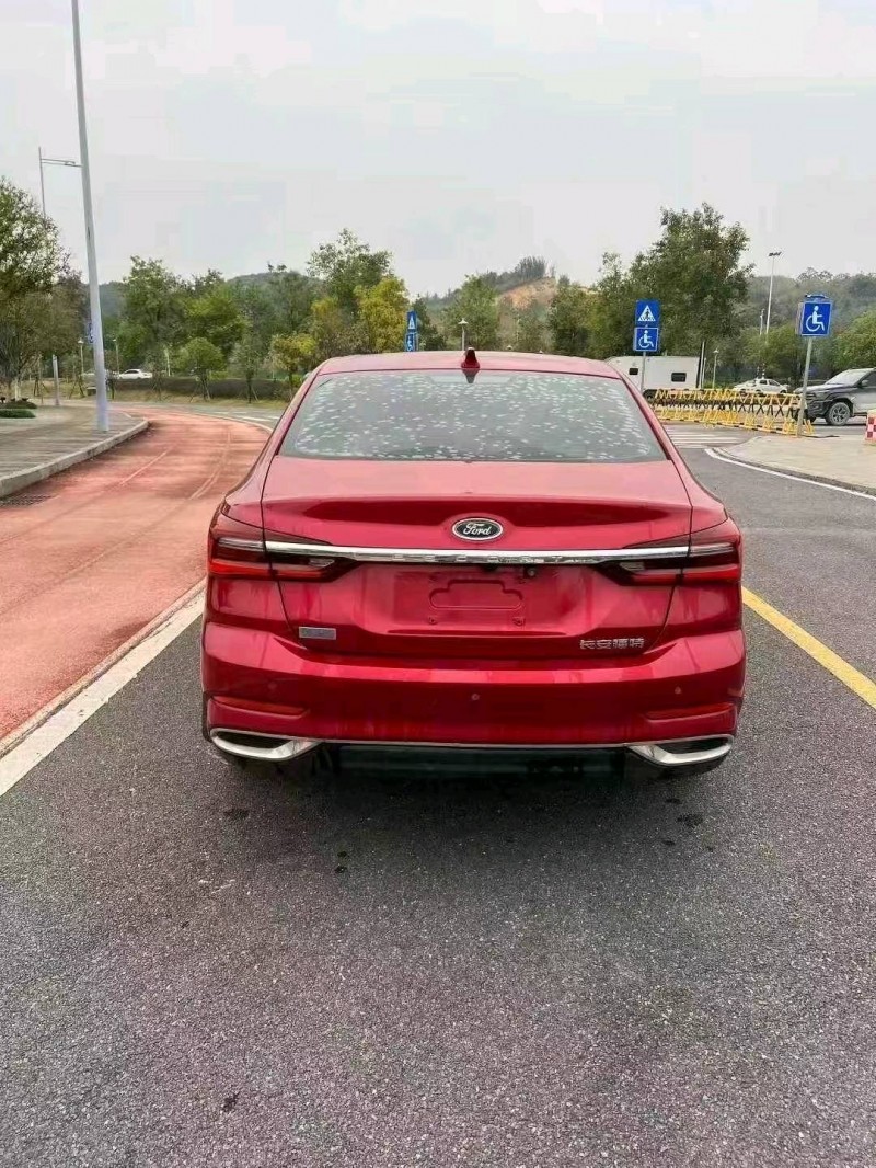 南宁22年福特福睿斯7