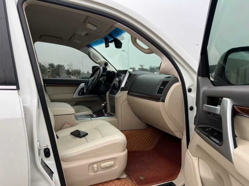 徐州18年丰田兰德酷路泽7