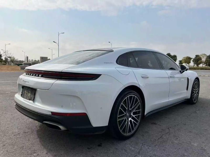 成都25年保时捷帕拉梅拉8