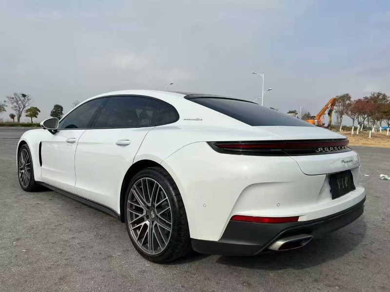 成都25年保时捷帕拉梅拉9