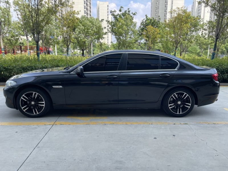 济宁13年宝马5系8