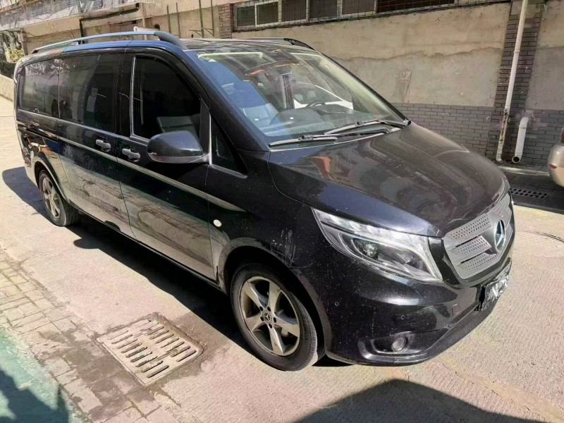 贵阳18年奔驰威霆2