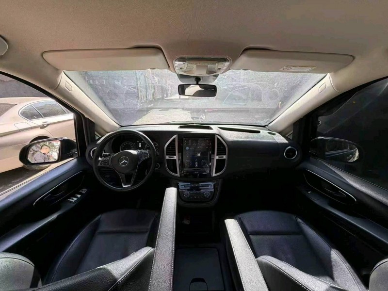 贵阳18年奔驰威霆7