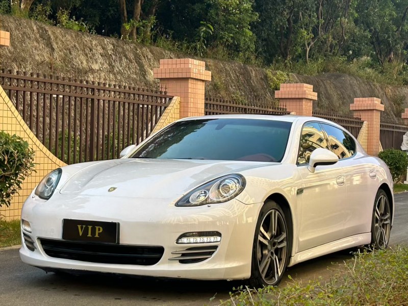 东莞13年保时捷帕拉梅拉8