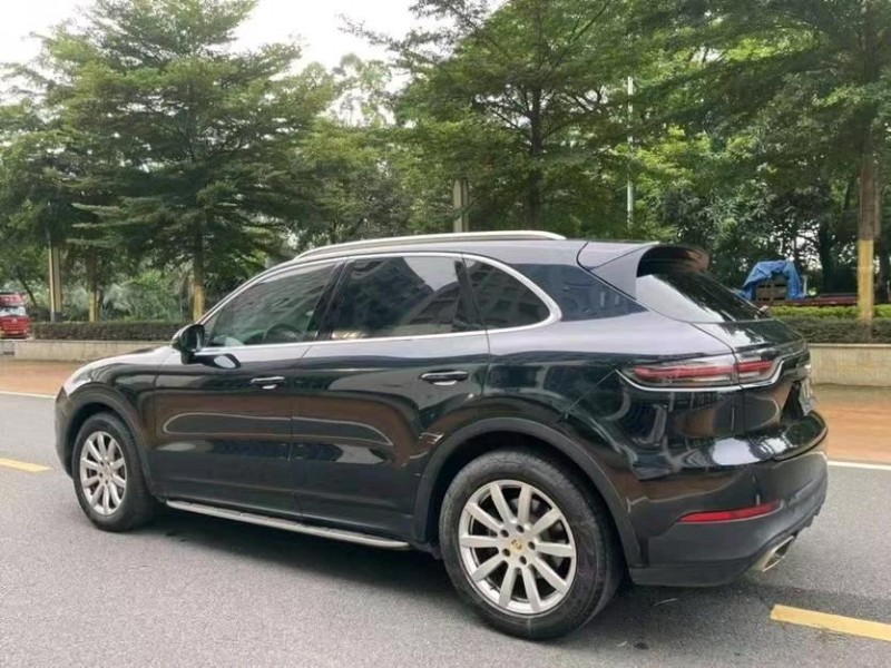 东莞20年保时捷卡宴9